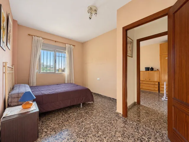 Adosado con gran patio, terraza y garaje en massarrojos, junto a Valencia — 42
