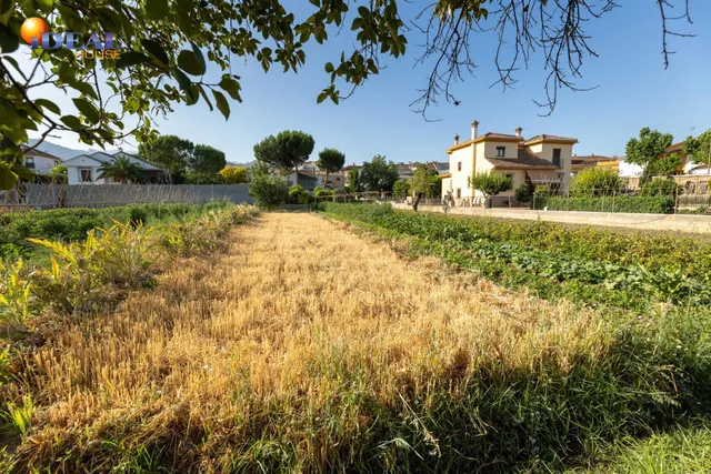 TERRENO URBANO 1060m EN LA ZUBIA — 3