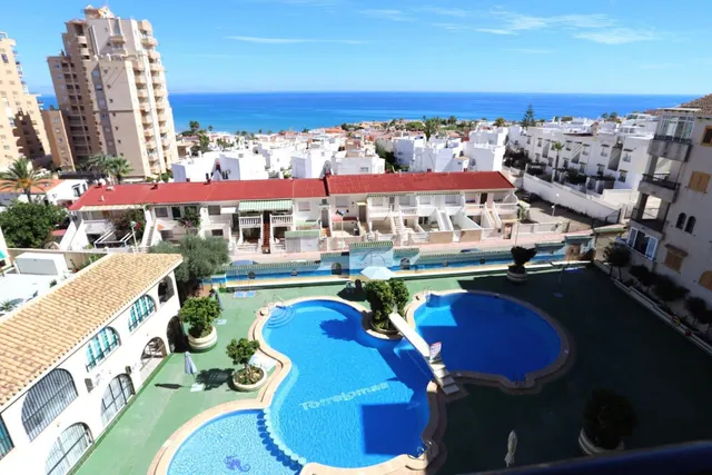 EXCLUSIVO ESTUDIO CON VISTAS FRONTALES AL MAR EN TORREVIEJA — 3