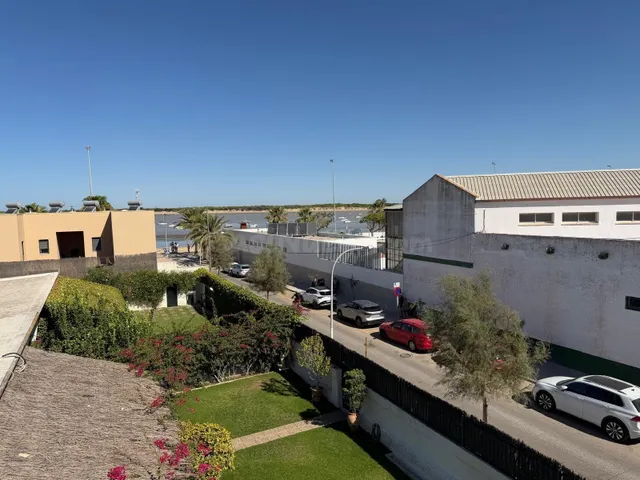 APARTAMENTO -ADOSADO CON GARAJE Y TRASTERO, CON VISTAS AL MA - foto 2