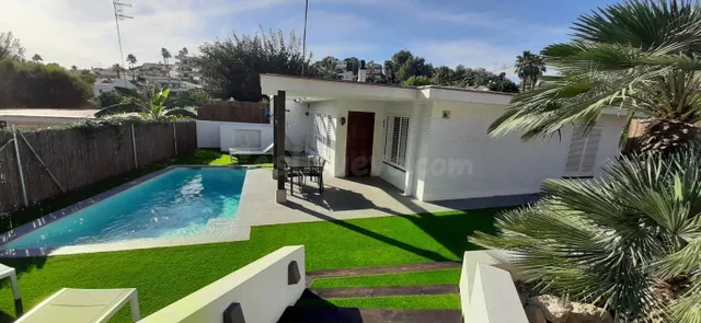 Casa con jardin piscina en alquiler en Vallpineda.Sitges - foto 4