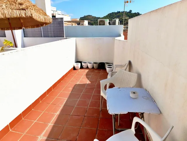 Se vende estudio de 36 m2 situado en pleno centro de Málaga, en primera planta con ascensor, dentro de un edificio construido en 2005. — 6