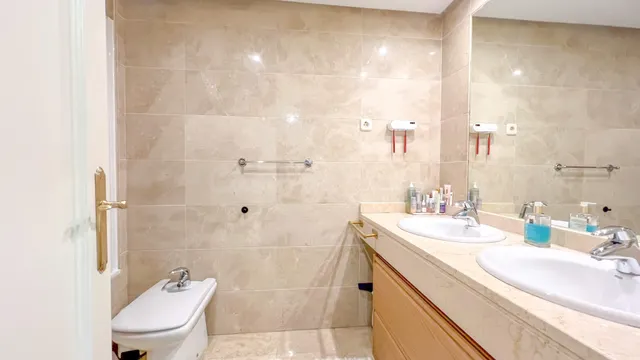 Piso reformado en La Dama de Noche, junto a Puerto Banús, Marbella — 20