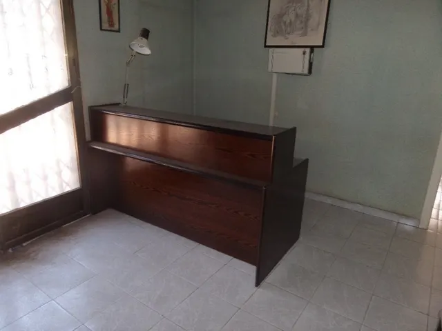 LOCAL COMERCIAL DE MAS DE 300 M2 — 15