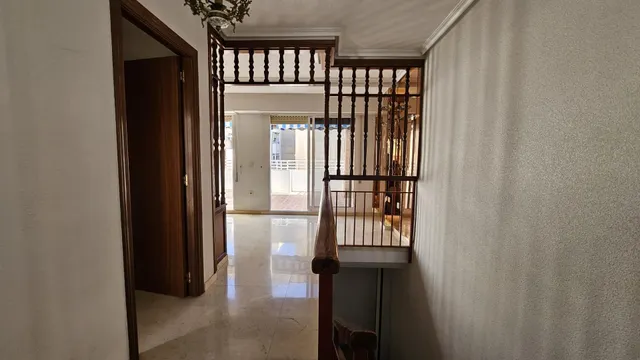 Se Vende Casa de Tres Plantas con garaje doble y trastero. — 25