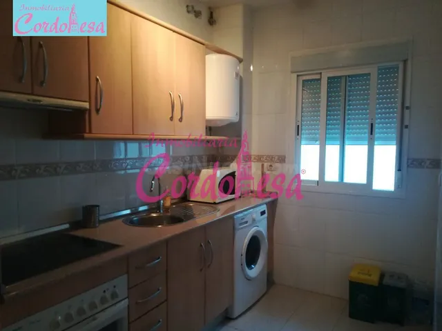 EXCELENTE APARTAMENTO SEMINUEVO EN ZONA AYUNTAMIENTO. — 3