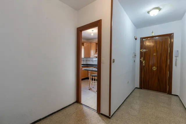 Estupendo piso  en la última planta en calle doctor azpitarte — 12