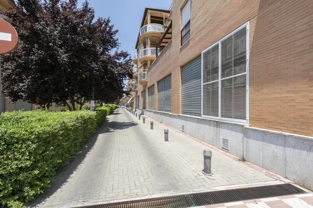 Local comercial en una ubicación estupenda! — 4