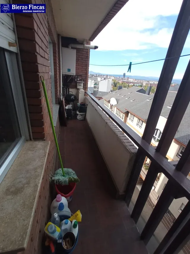 SE VENDE AMPLIO PISO EN PONFERRADA — 11