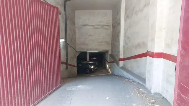 SE VENDE  PLAZA DE GARAJE CERCA DE HOSPITAL — 14