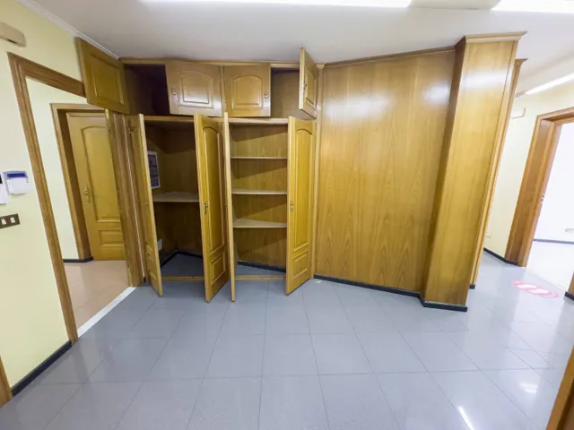 Primera Planta en Venta en Calle de la Reina — 10