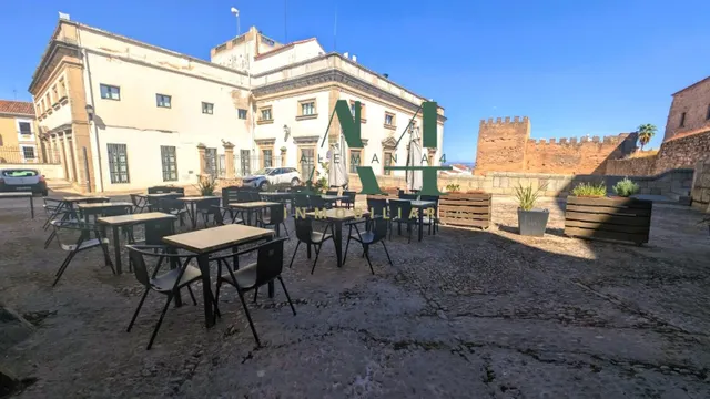 Negocio a pleno rendimiento en el casco antiguo de Cáceres — 10