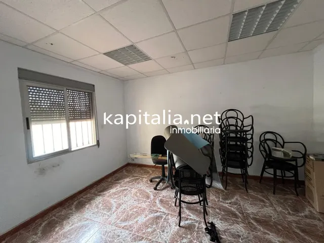 SALON DE EVENTOS EN ALQUILER O VENTA EN GENOVES A 5 MINUTOS DE XATIVA — 30