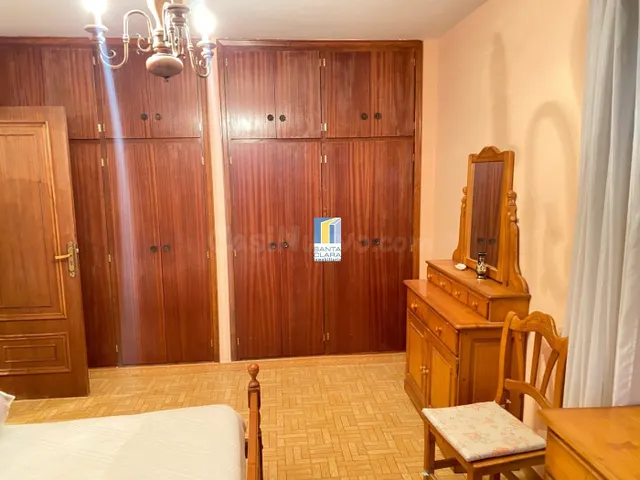 ¡GRAN OPORTUNIDAD DE NEGOCIO! CASA, 2 NAVES Y ALMACÉN A LA V - foto 4