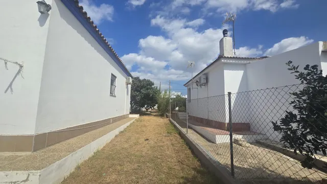 DOS CHALETS URBANOS EN UNA PARCELA SEGREGADA DE 1.500 M2 — 8