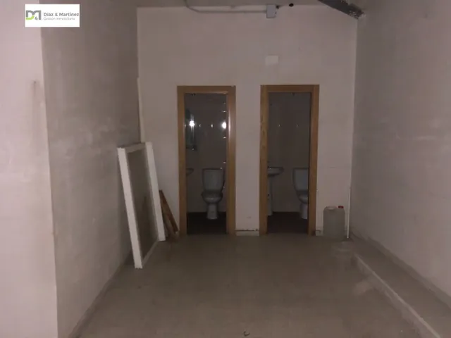 LOCAL DE 215 M2 EN AVENIDA ANTIBIOTICOS — 7
