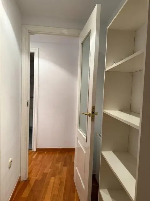Alquiler de amplio piso en le centro, zona calle correos. — 30