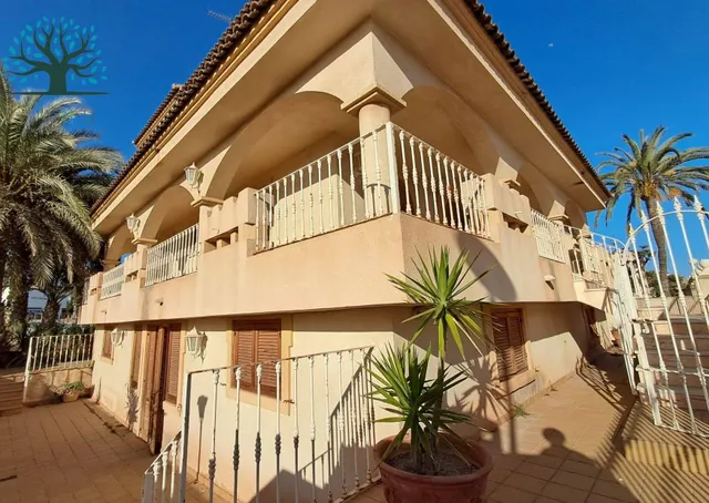 CHALET SUPER AMPLIO EN PLAYAGRANDE — 20