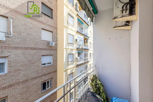 AMPLIO PISO JUNTO GRAN CAPITAN — 24