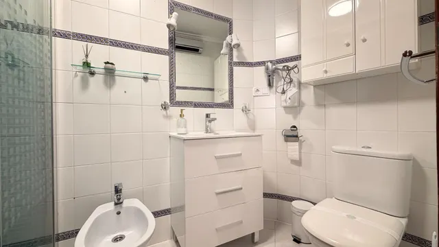 Apartamento acogedor con vista lateral al mar en Torrevieja — 10