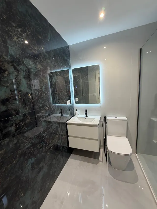VENTA DE ESPECTACULAR CHALET INDEPENDIENTE DE LUJO HACE ESQUINA — 24