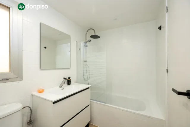 Planta baja con terraza privada, 3 dormitorios, 2 baños y garaje — 20