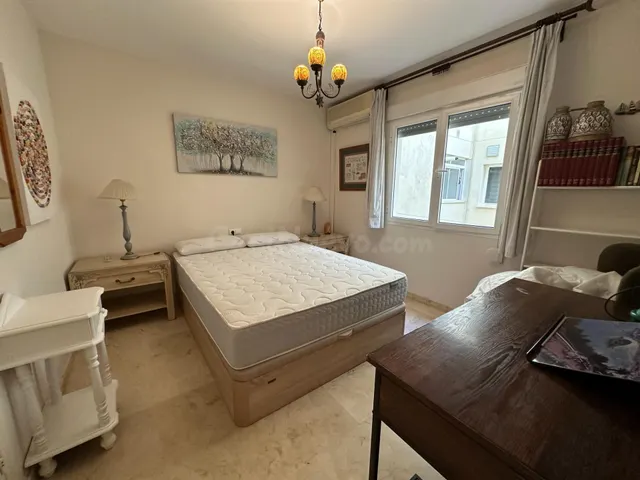 Amplio Piso de 140 m2 en Marbella con Garaje, Trastero y Terraza — 3