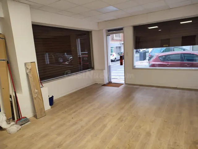 ¡Oportunidad Única! Local Comercial en el Corazón de Badajoz - foto 3