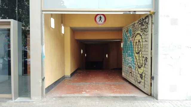 Parking de moto 9m² en alquiler - Eixample — 2