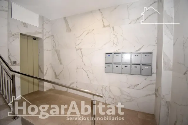 ¡REFORMADO! PRECIOSO, EXTERIOR Y CÉNTRICO CON BALCÓN Y TRASTERO — 40