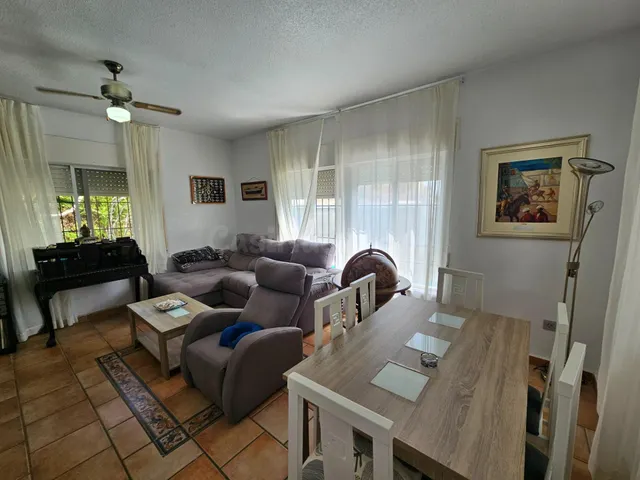 Chalet independiente de una sola planta a 100 metros del mar - foto 3