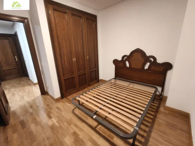 Piso en alquiler en avenida portugal de 4 dormitorios con garaje y trastero — 16