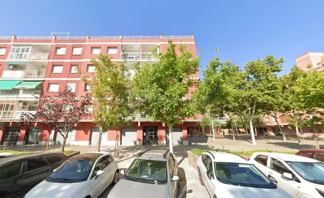 Se vende piso OKUPADO en Calle Llibertat 36 del Prat de Llob