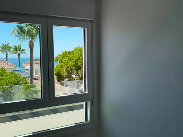 Piso con terraza SUR con vista al Mar solo 300 m del Mar — 22