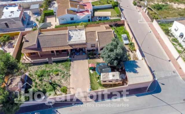 Diseña el hogar de tus sueños frente a la laguna en este gran chalet independiente con solárium y garaje cerrado en Los Balcones — 8