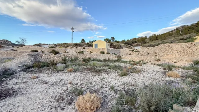 PARCELA CON CONSTRUCCIÓN - foto 4