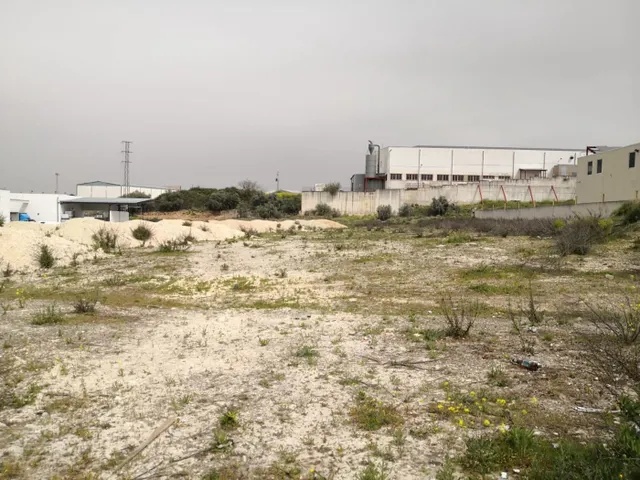 Magnífico solar industrial en venta en el polígono Cerro Gordo (Lucena) — 2