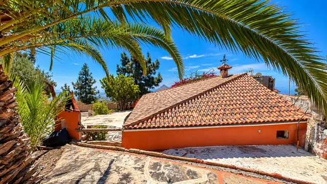 Finca exclusiva en Vilaflor · 2 viviendas, viñedo, bodega y piscina — 88
