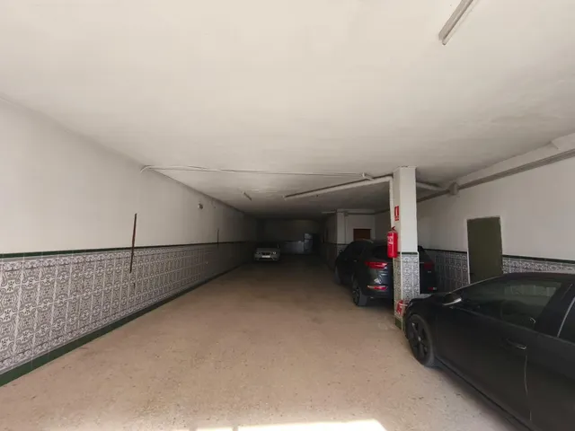 VIVIENDA UNIFAMILIAR CON COCHERA EN PEDRO ABAD! — 29