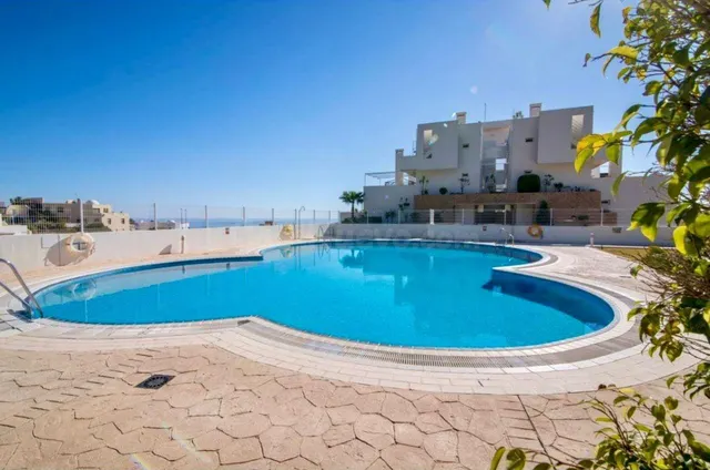 Piso de 3 dormitorios con vistas al mar en mojácar - foto 2