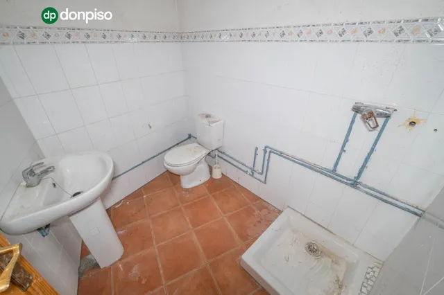 Amplio Local Comercial en Monachil - Oportunidad Única — 31