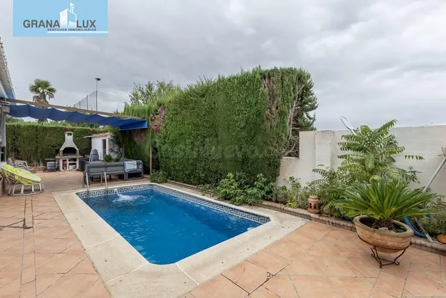 Casa con piscina en urb los chopos - Las Gabias — 2