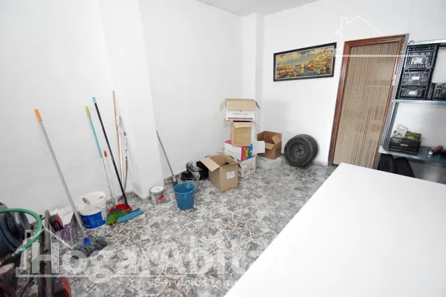 ¡PERFECTO PARA INVERTIR! BAJO AMPLIO PARA REFORMAR CON PATIO Y TRASTERO — 37