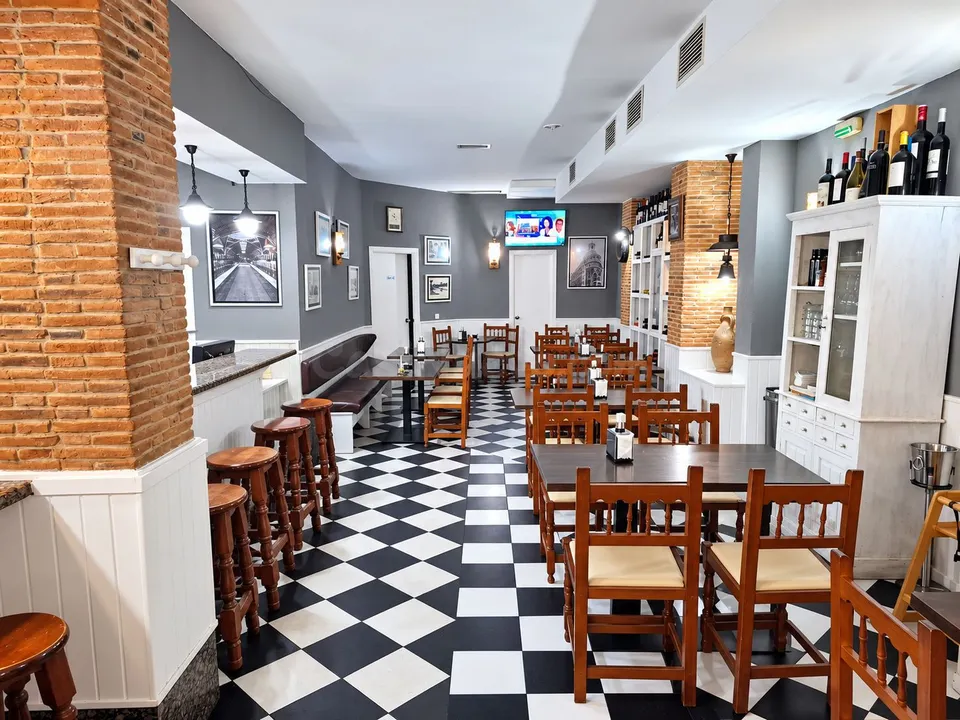 Local comercial 119m² en alquiler - Mestalla