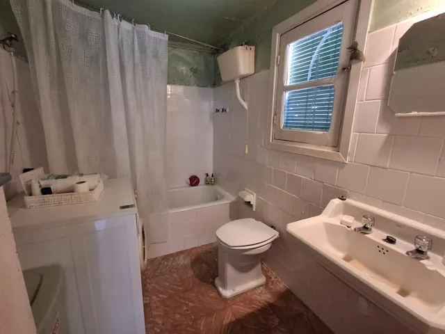 VENTA: Casa con Terreno Valtuille de Abajo — 18