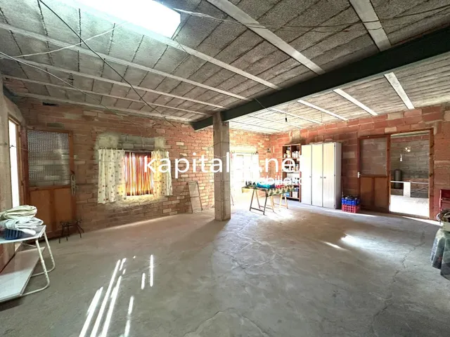 Amplia casa a la venta en Font de la Figuera (Valencia) — 44