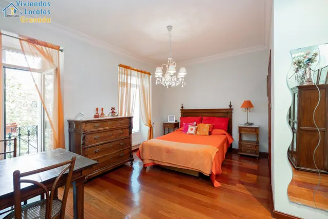 FANTASTICA CASA EN PLAZA DE LOS LOBOS — 35