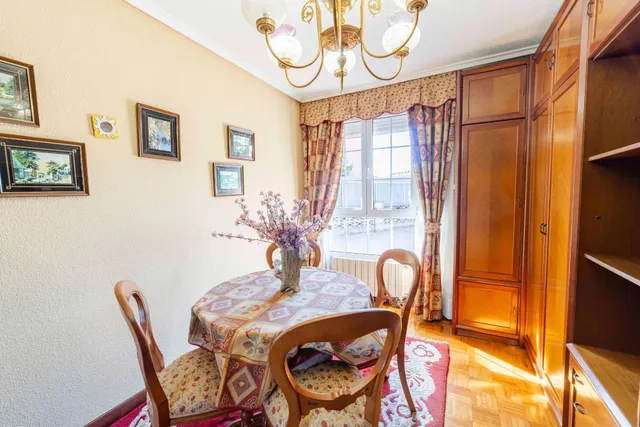 Piso espacioso con terraza y balcón en urbanización privada — 17