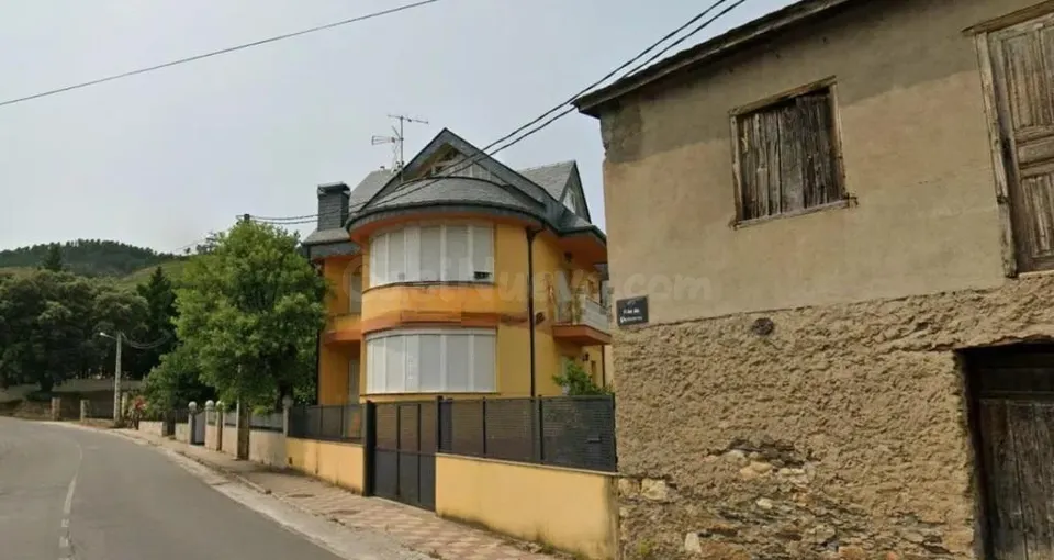 CASA en O Barco de Valdeorras. Alquilado. No se Puede Visitar.