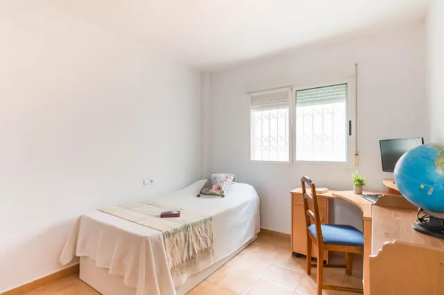 Dúplex amplio de 5 dormitorios con patio, terraza y buhardilla en San José de la Montaña — 23